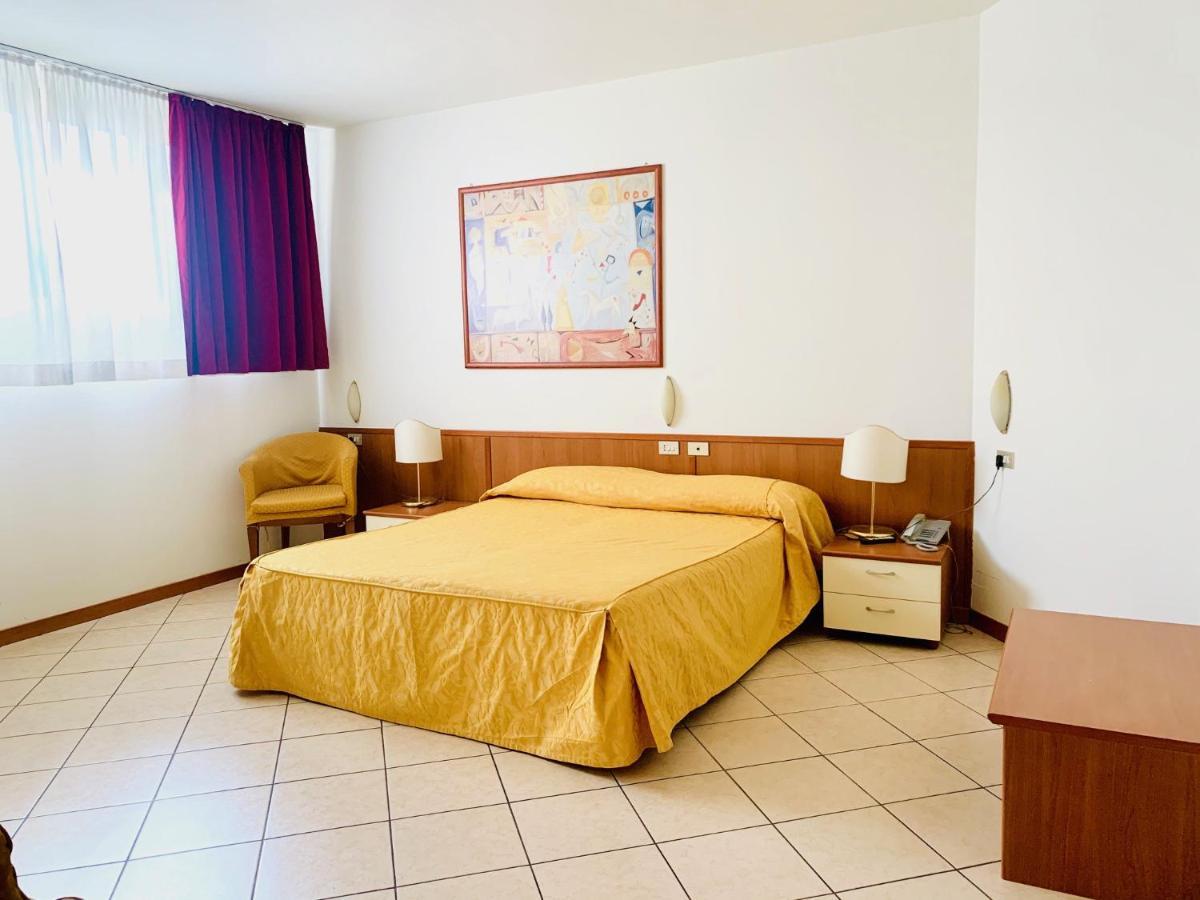 Hotel San Siro Fiera Milan Bagian luar foto