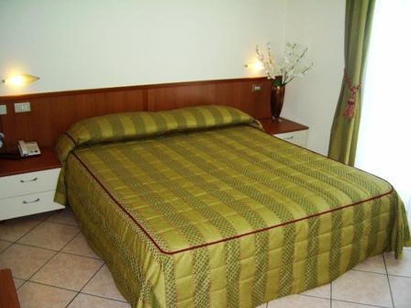 Hotel San Siro Fiera Milan Bagian luar foto