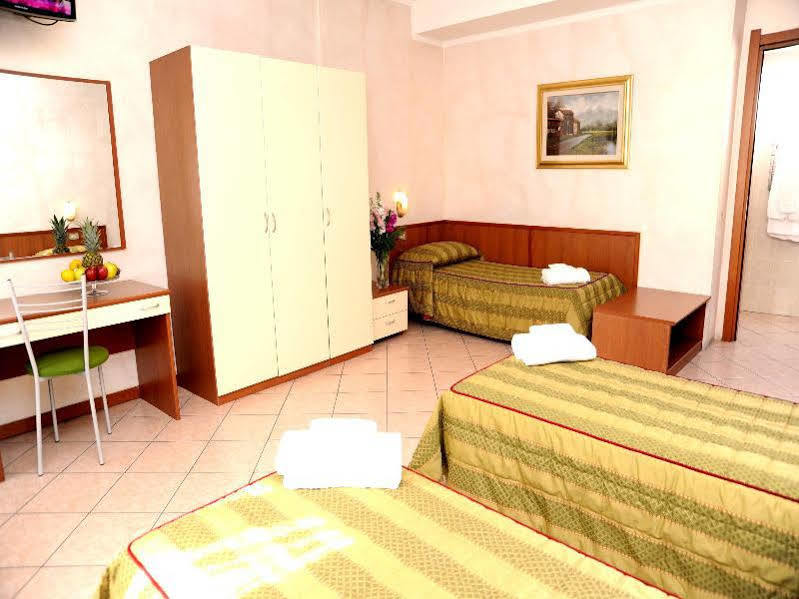 Hotel San Siro Fiera Milan Bagian luar foto